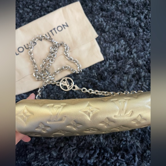 Louis Vuitton pochette coussin - Picture 6 of 11